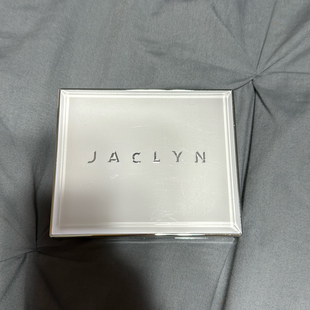 Jaclyn Hill cosmetics highlighter palette